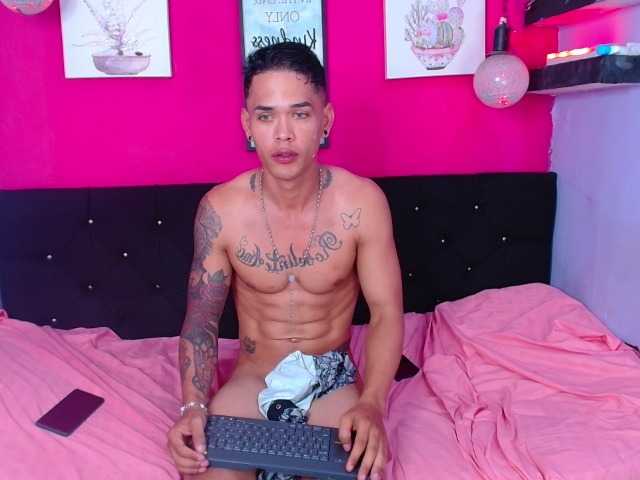 fuckdestroyin Live Cam on BongaCams