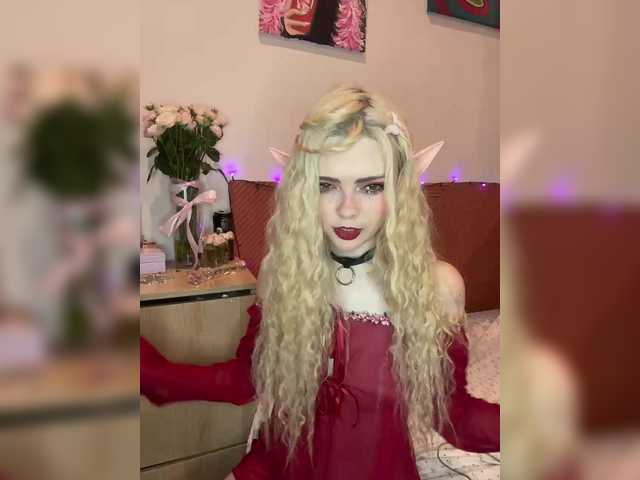 Chanterelle008 live cam on BongaCams