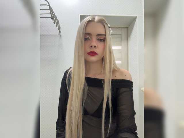 Chanterelle008 live cam on BongaCams