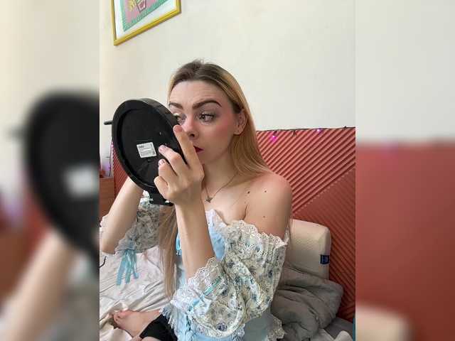 Chanterelle008 live cam on BongaCams