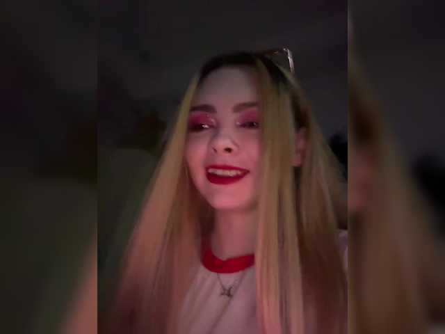 Chanterelle008 live cam on BongaCams
