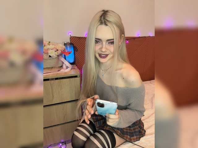Chanterelle008 live cam on BongaCams