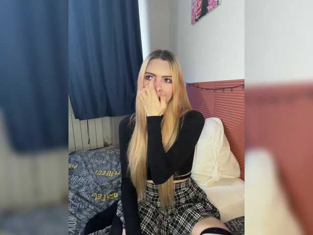 Chanterelle008 live cam on BongaCams