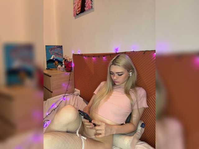 Chanterelle008 live cam on BongaCams
