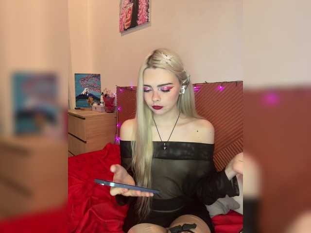 Chanterelle008 live cam on BongaCams