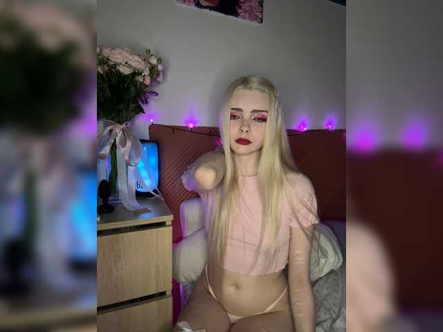 Chanterelle008 live cam on BongaCams
