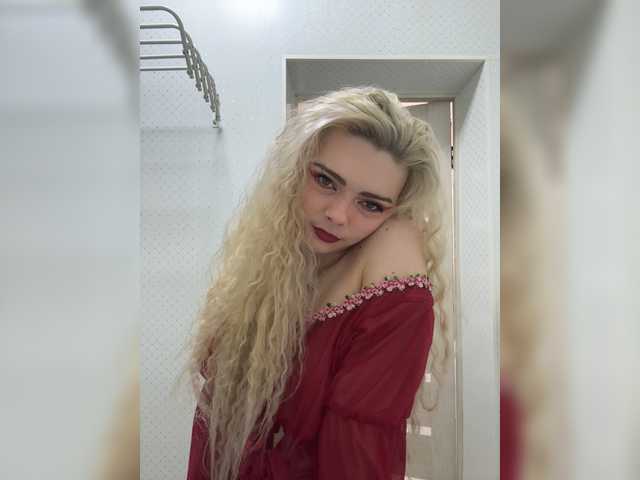 Chanterelle008 live cam on BongaCams