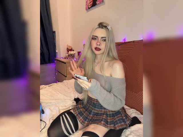 Chanterelle008 live cam on BongaCams