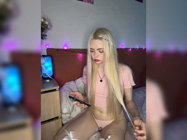 Chanterelle008 live cam on BongaCams