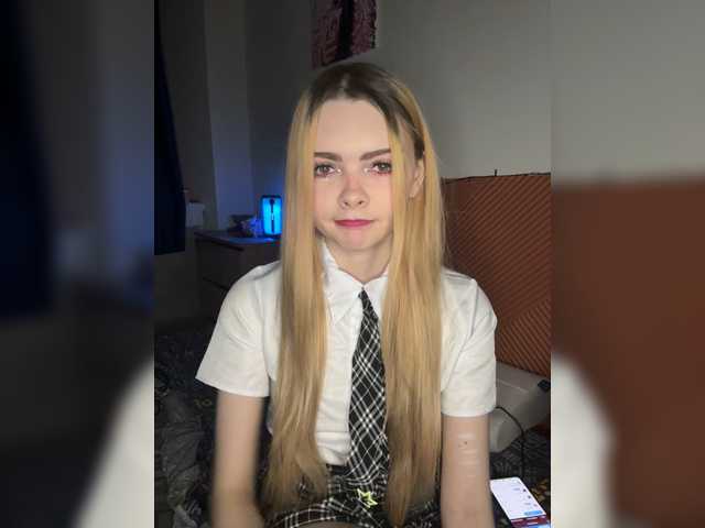 Chanterelle008 live cam on BongaCams