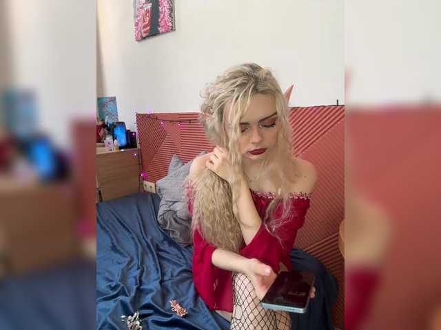 Chanterelle008 live cam on BongaCams