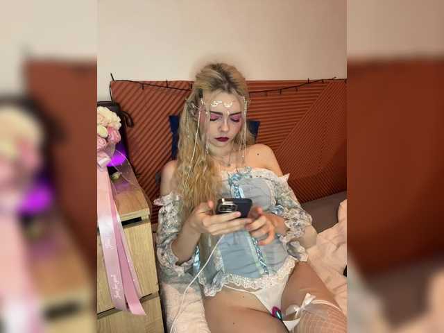 Chanterelle008 live cam on BongaCams
