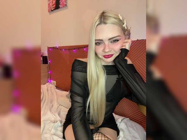 Chanterelle008 live cam on BongaCams