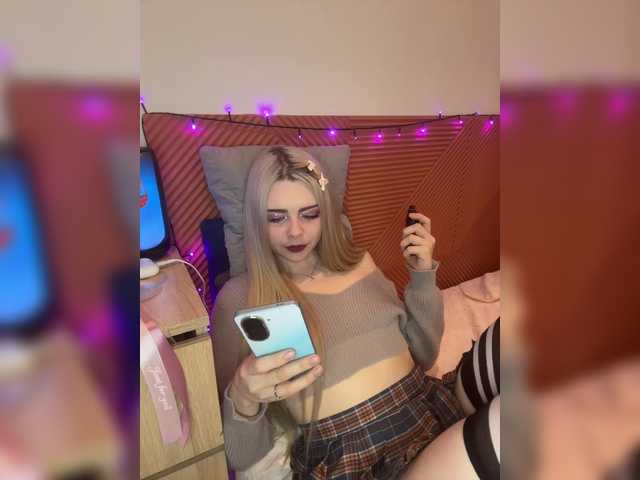 Chanterelle008 live cam on BongaCams