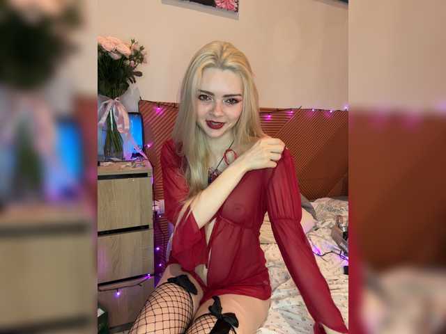 Chanterelle008 live cam on BongaCams