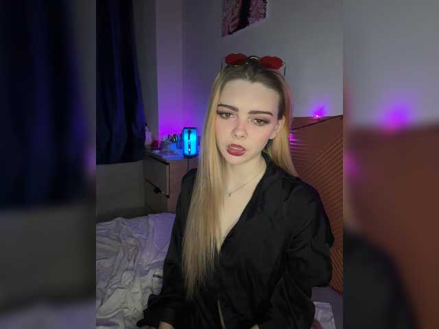Chanterelle008 live cam on BongaCams