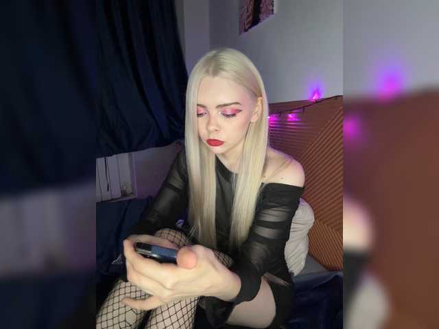 Chanterelle008 live cam on BongaCams