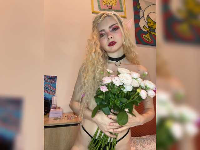 Chanterelle008 live cam on BongaCams