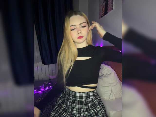 Chanterelle008 live cam on BongaCams