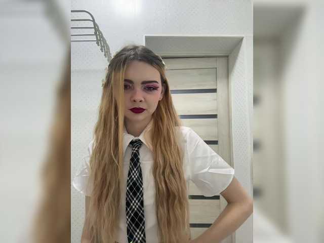 Chanterelle008 live cam on BongaCams