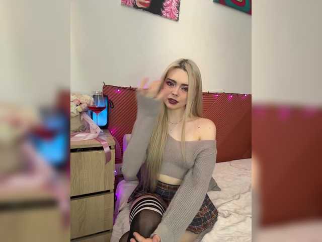 Chanterelle008 live cam on BongaCams