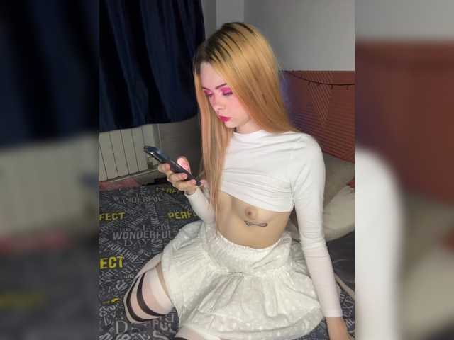 Chanterelle008 live cam on BongaCams