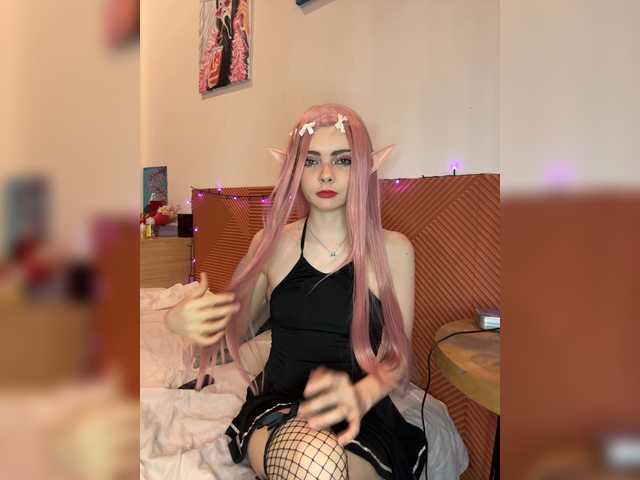 Chanterelle008 live cam on BongaCams