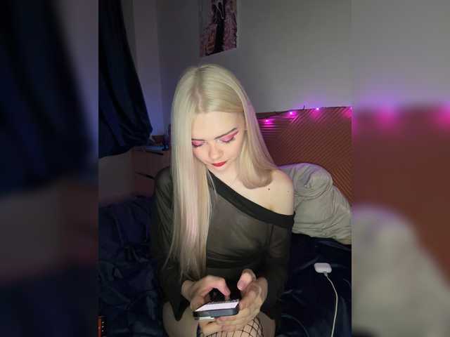 Chanterelle008 live cam on BongaCams