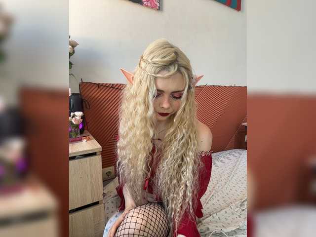 Chanterelle008 live cam on BongaCams