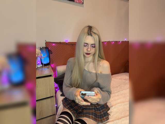 Chanterelle008 live cam on BongaCams