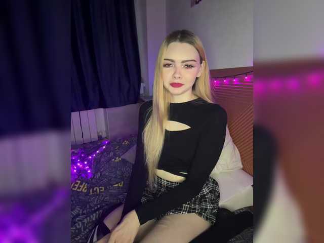 Chanterelle008 live cam on BongaCams