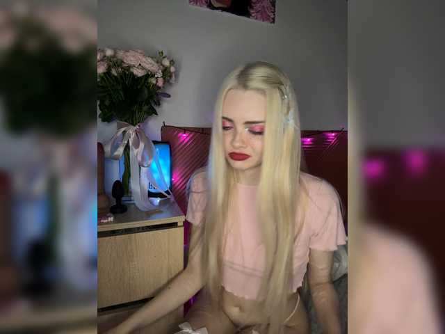 Chanterelle008 live cam on BongaCams