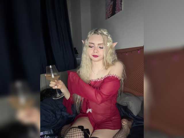 Chanterelle008 live cam on BongaCams