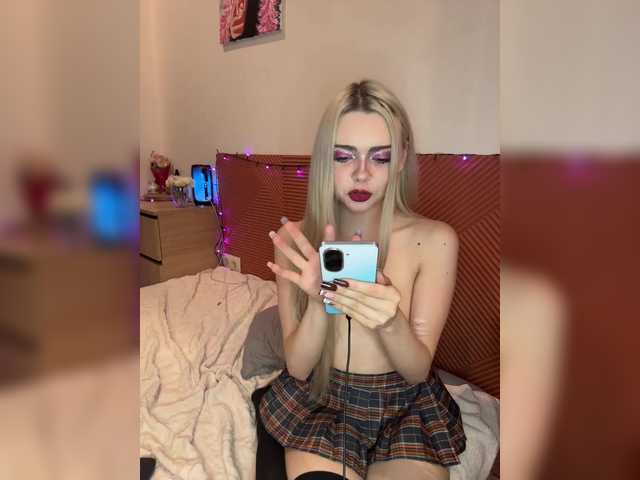 Chanterelle008 live cam on BongaCams