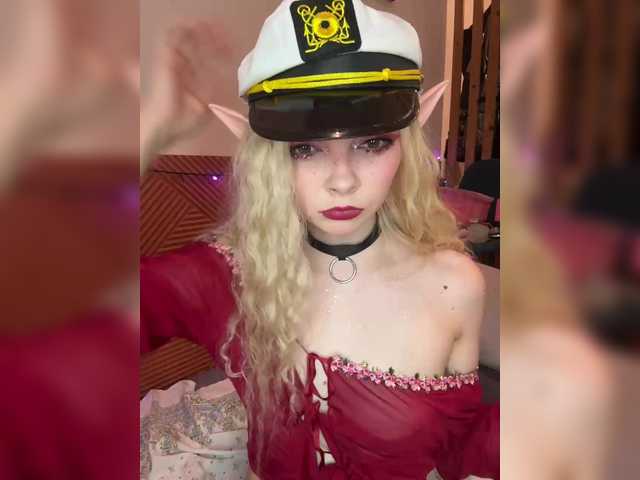 Chanterelle008 live cam on BongaCams