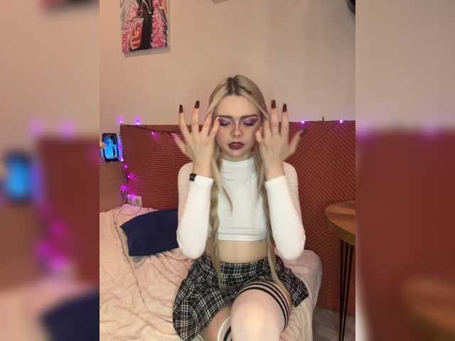 Chanterelle008 live cam on BongaCams