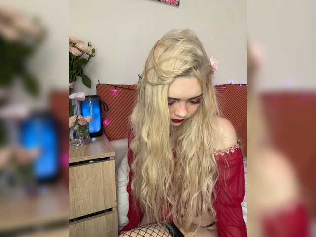 Chanterelle008 live cam on BongaCams