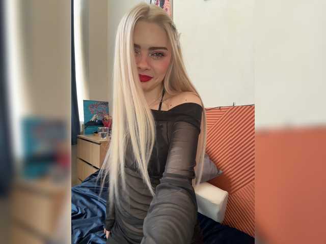 Chanterelle008 live cam on BongaCams