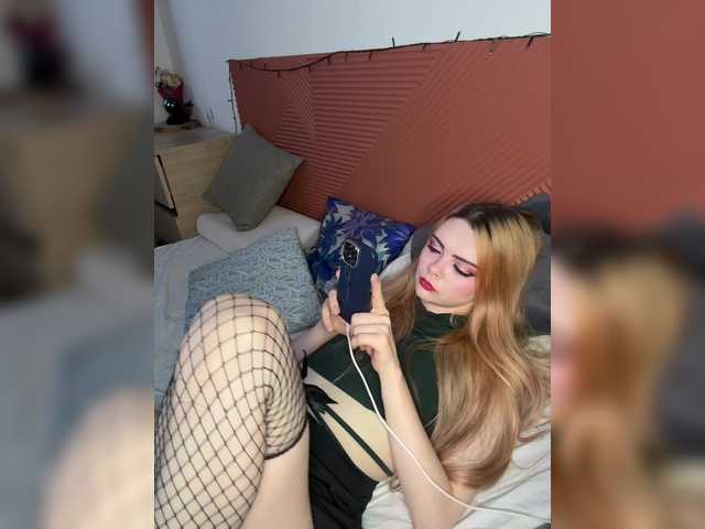 Chanterelle008 live cam on BongaCams