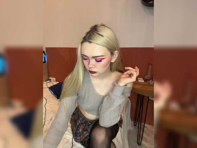 Chanterelle008 live cam on BongaCams
