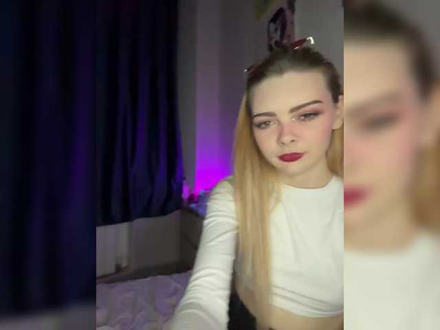 Chanterelle008 live cam on BongaCams