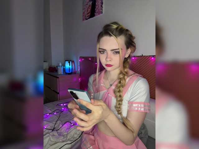 Chanterelle008 live cam on BongaCams