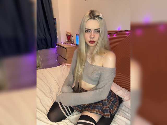 Chanterelle008 live cam on BongaCams