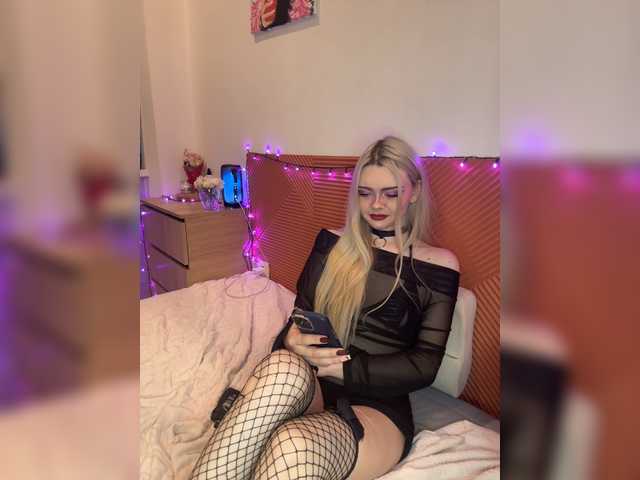 Chanterelle008 live cam on BongaCams