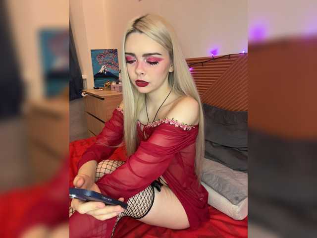 Chanterelle008 live cam on BongaCams