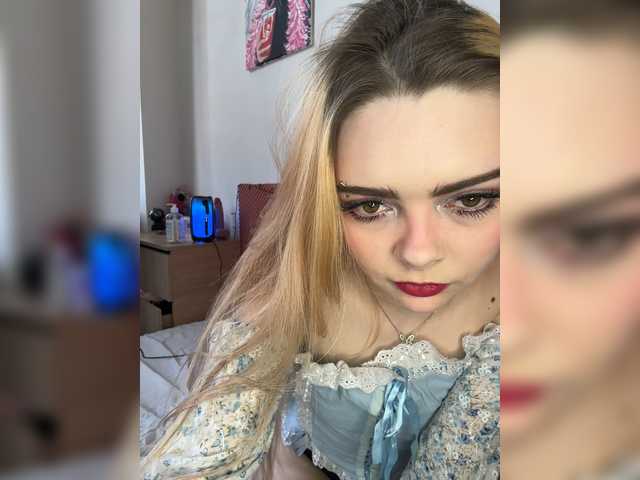 Chanterelle008 live cam on BongaCams