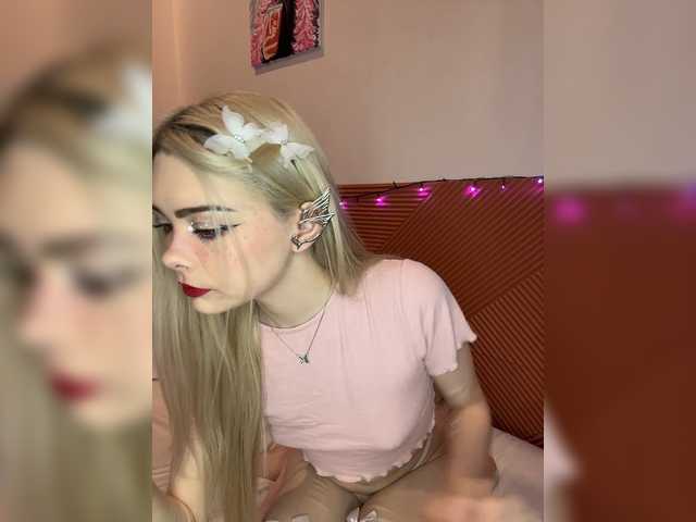 Chanterelle008 live cam on BongaCams