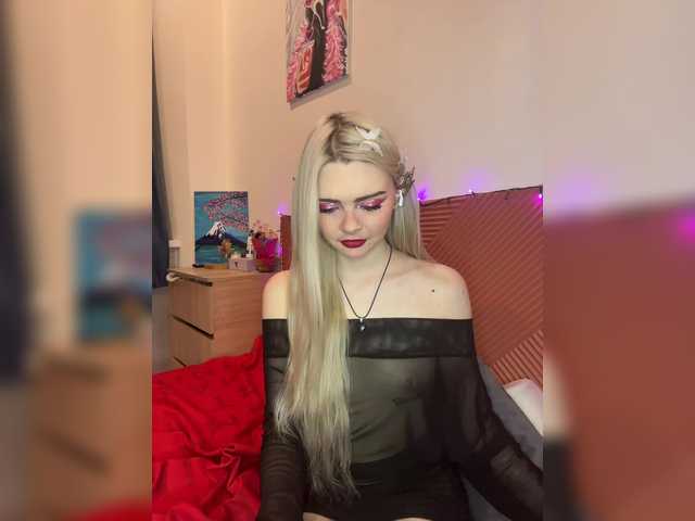 Chanterelle008 live cam on BongaCams