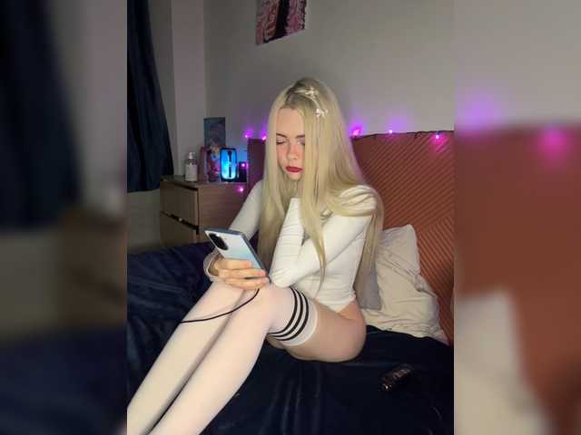 Chanterelle008 live cam on BongaCams