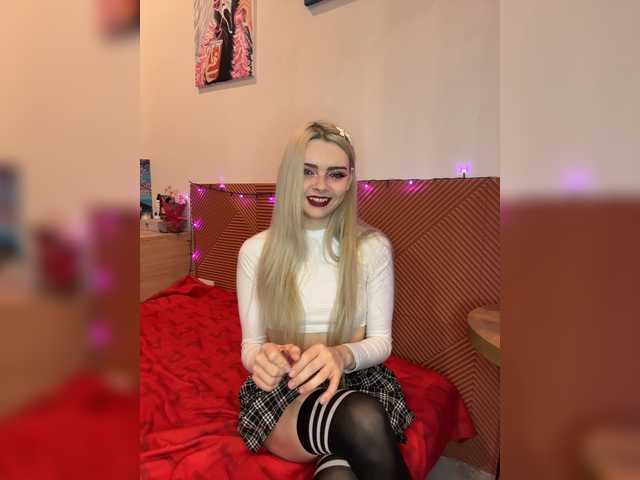 Chanterelle008 live cam on BongaCams
